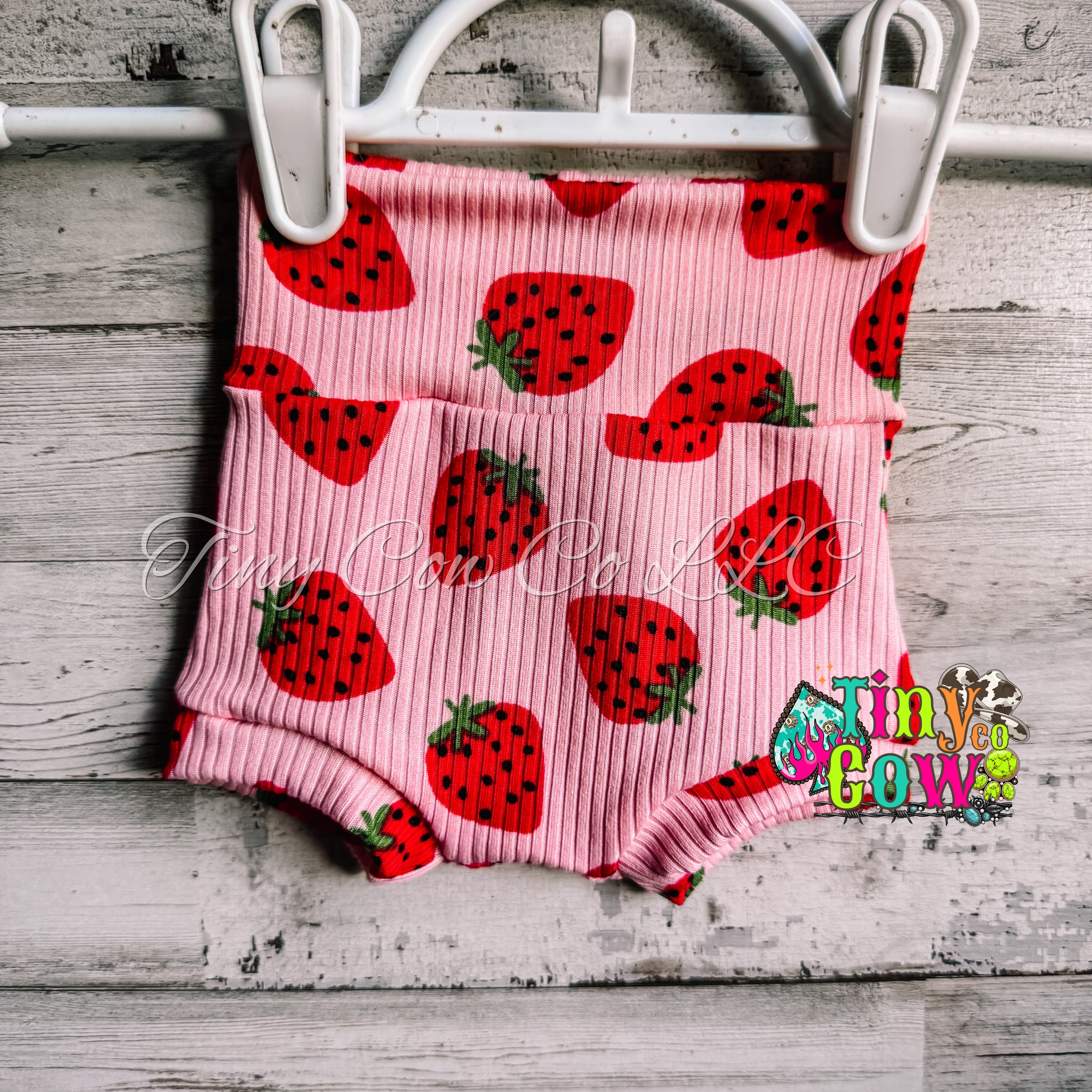 Newborn Strawberry Bummies
